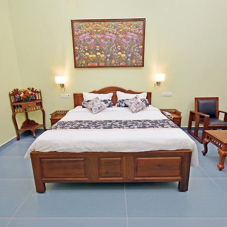 Le Colonial Suites Ποντισερί Εξωτερικό φωτογραφία