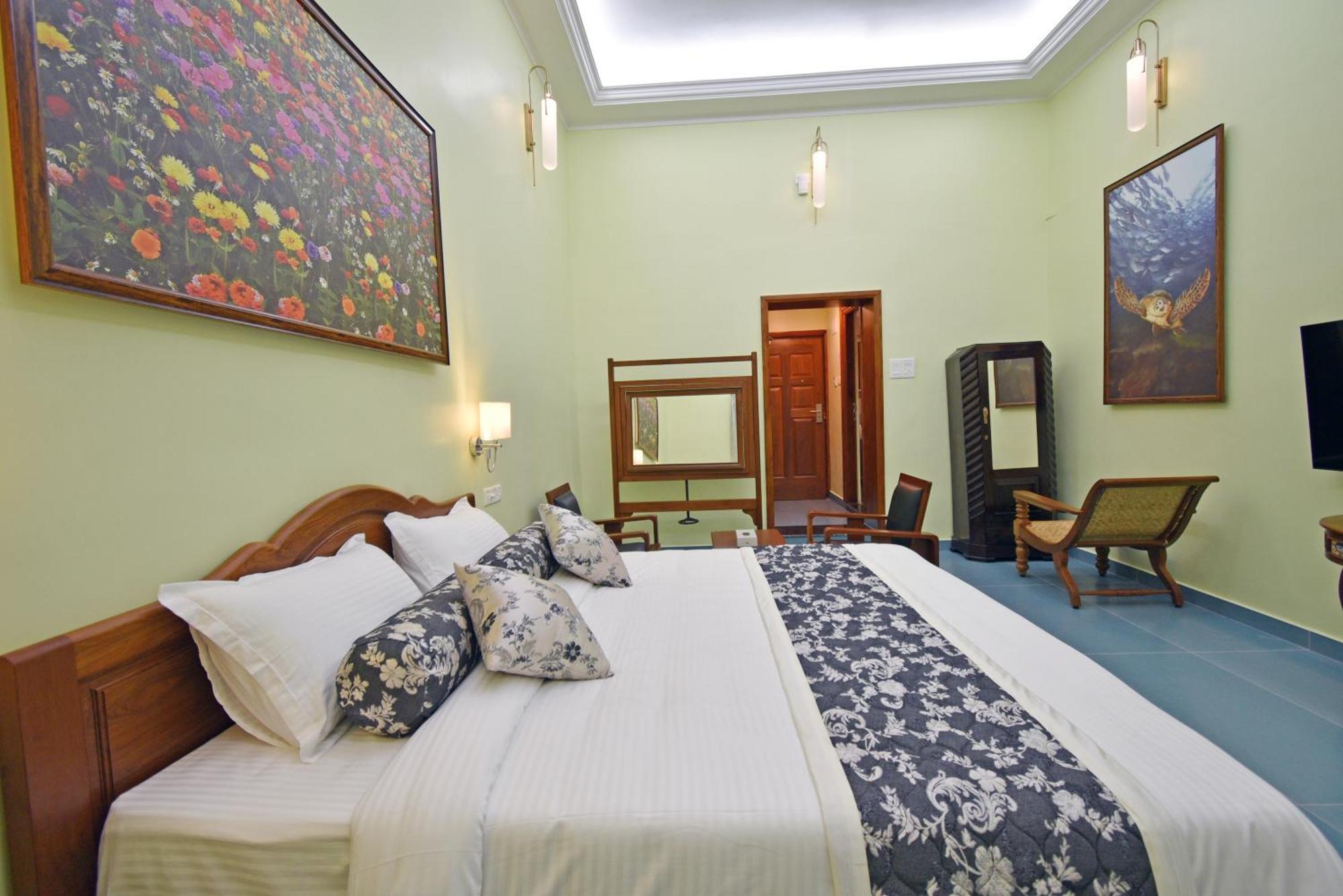 Le Colonial Suites Ποντισερί Εξωτερικό φωτογραφία