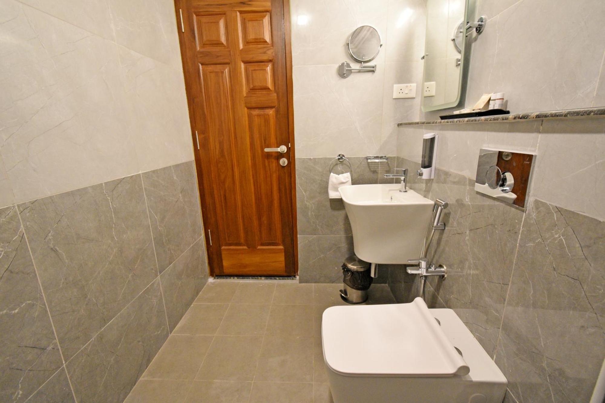 Le Colonial Suites Ποντισερί Εξωτερικό φωτογραφία