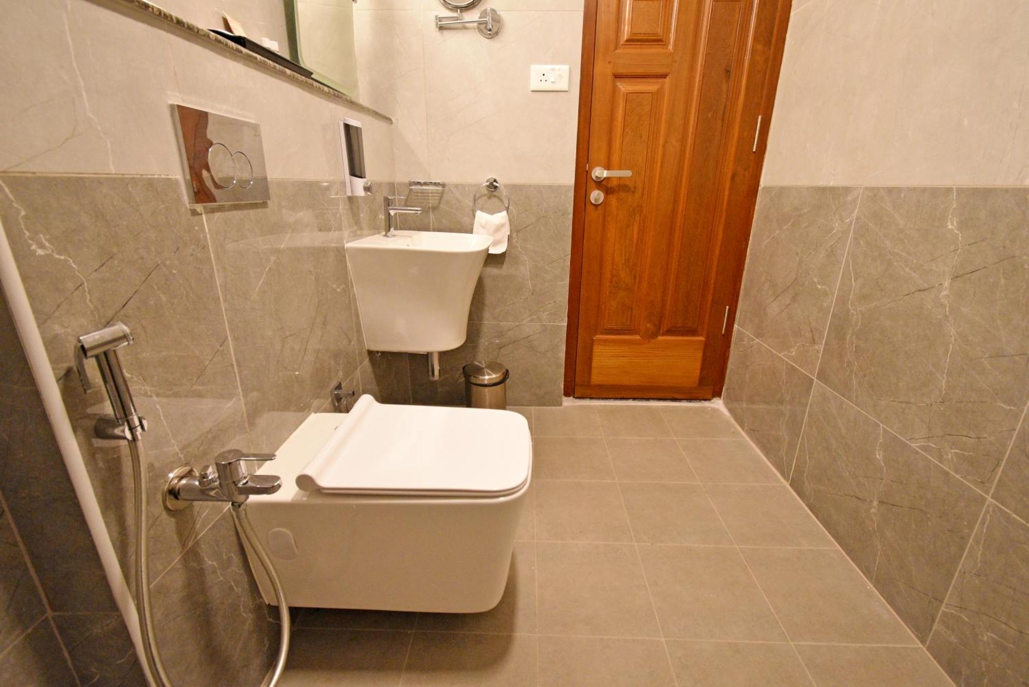 Le Colonial Suites Ποντισερί Εξωτερικό φωτογραφία