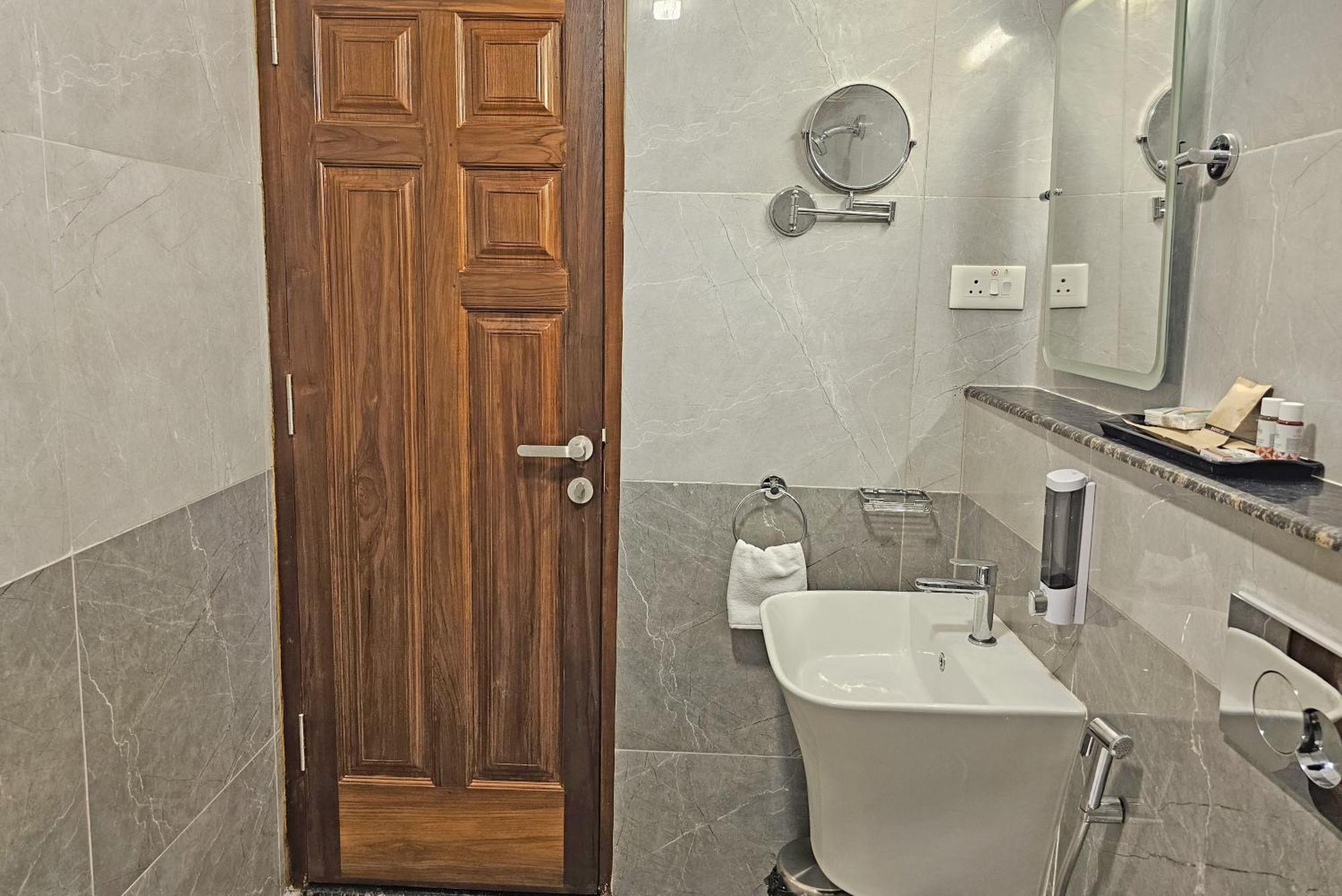 Le Colonial Suites Ποντισερί Εξωτερικό φωτογραφία