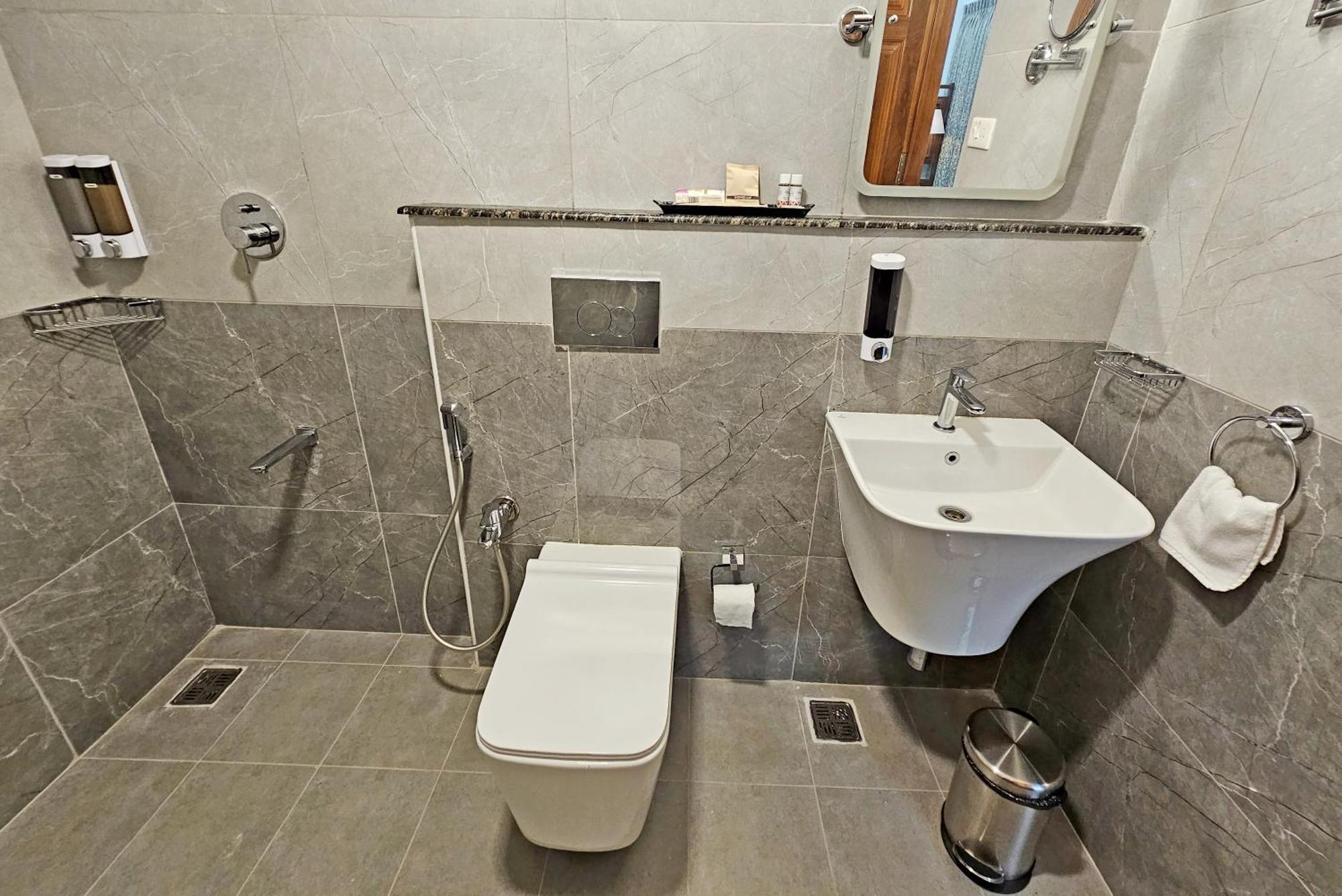 Le Colonial Suites Ποντισερί Εξωτερικό φωτογραφία
