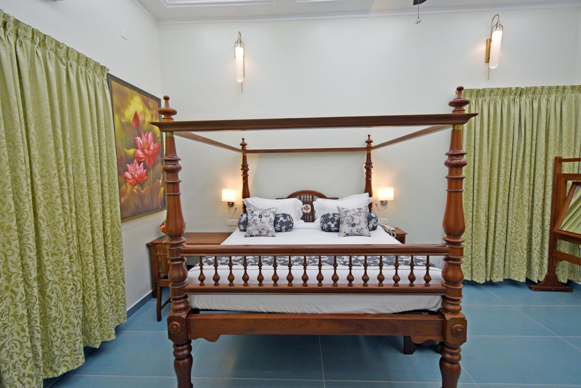 Le Colonial Suites Ποντισερί Εξωτερικό φωτογραφία