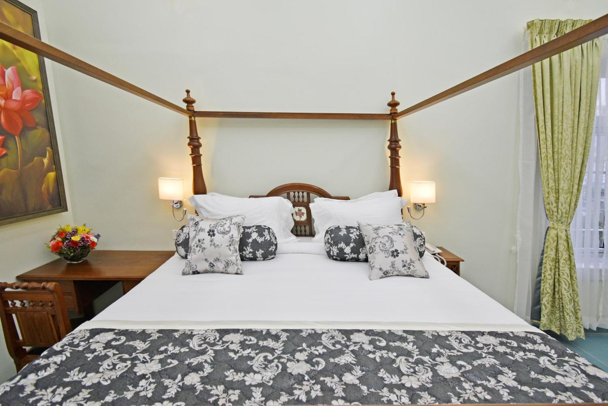 Le Colonial Suites Ποντισερί Εξωτερικό φωτογραφία