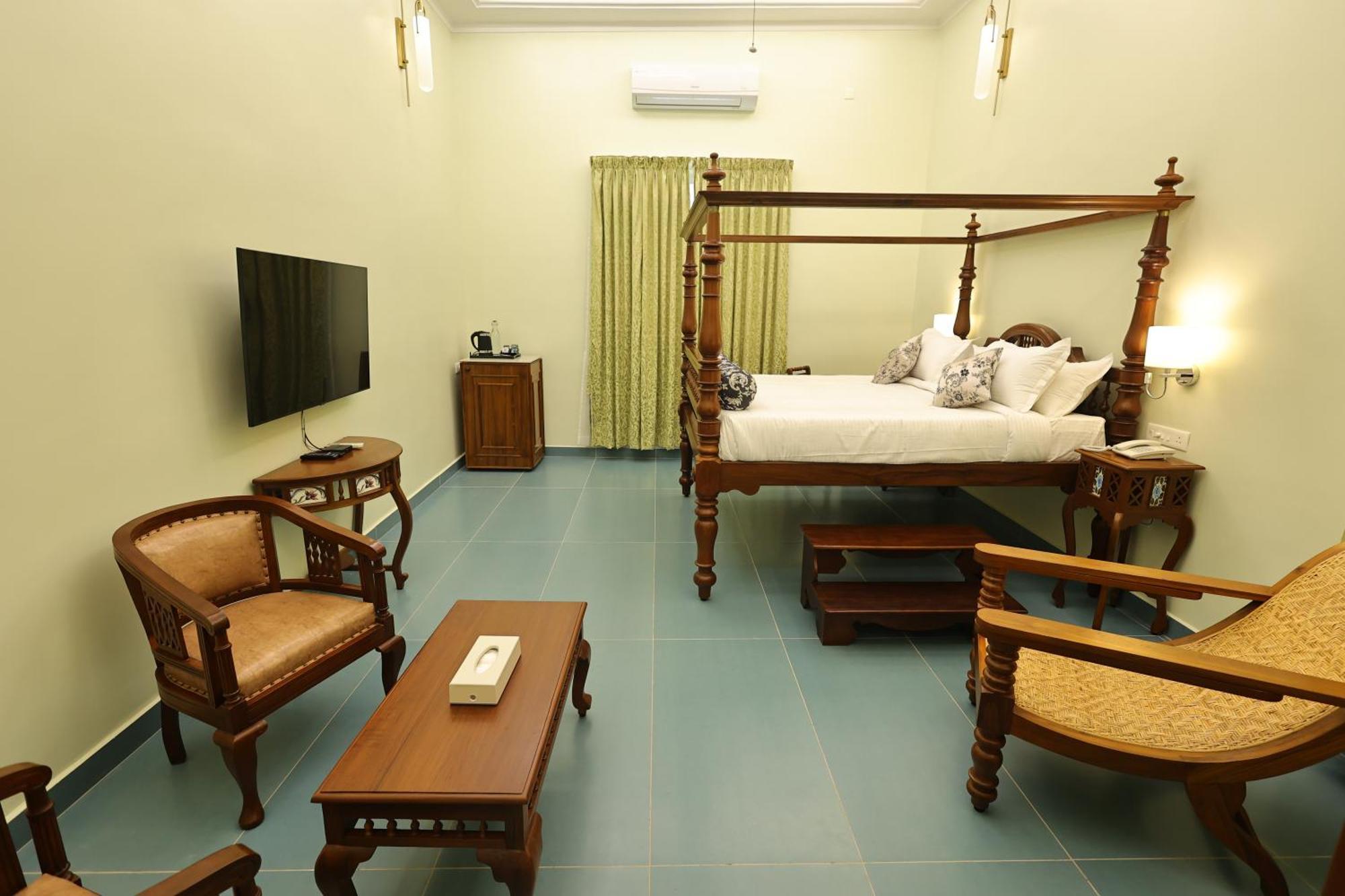 Le Colonial Suites Ποντισερί Εξωτερικό φωτογραφία