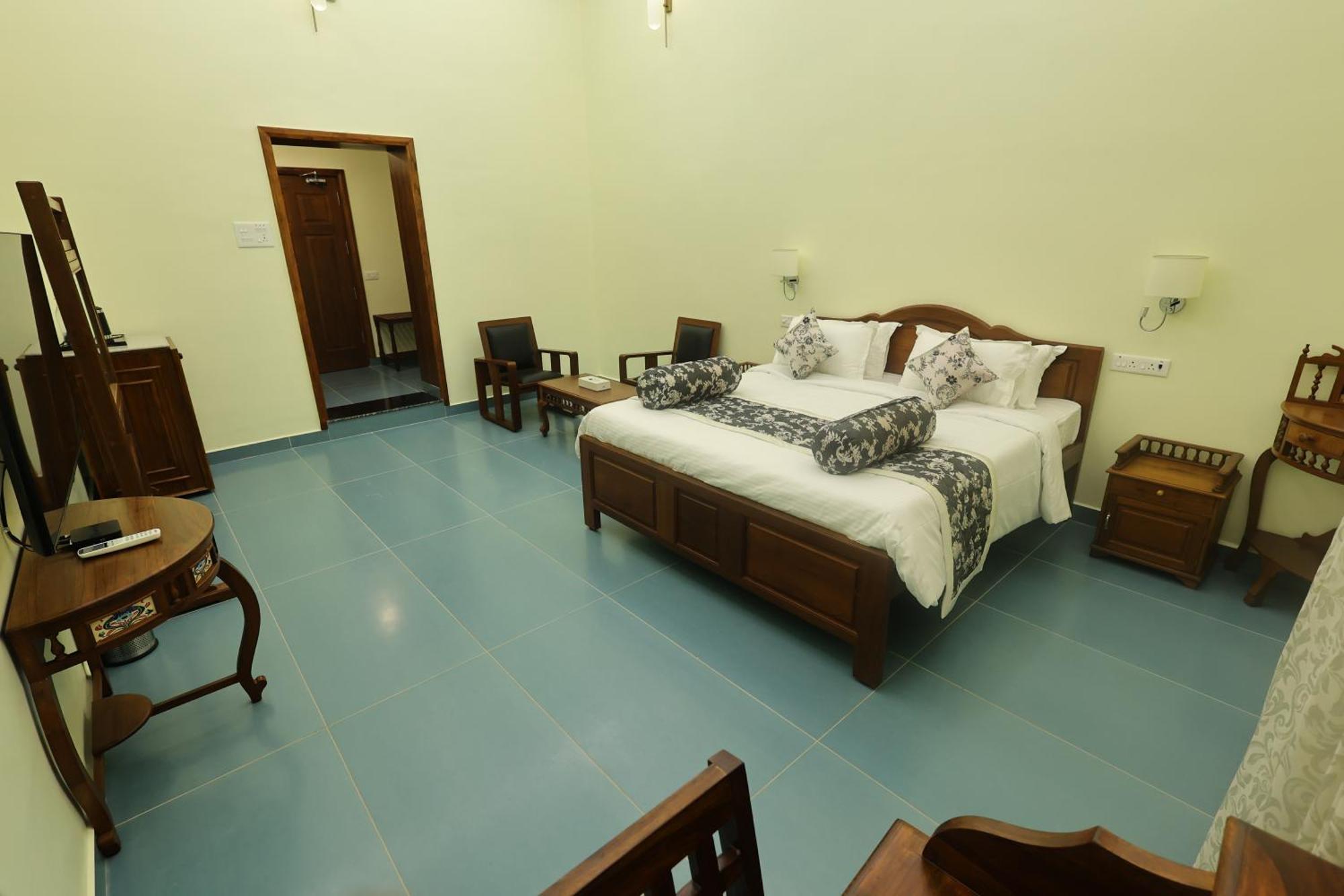 Le Colonial Suites Ποντισερί Εξωτερικό φωτογραφία