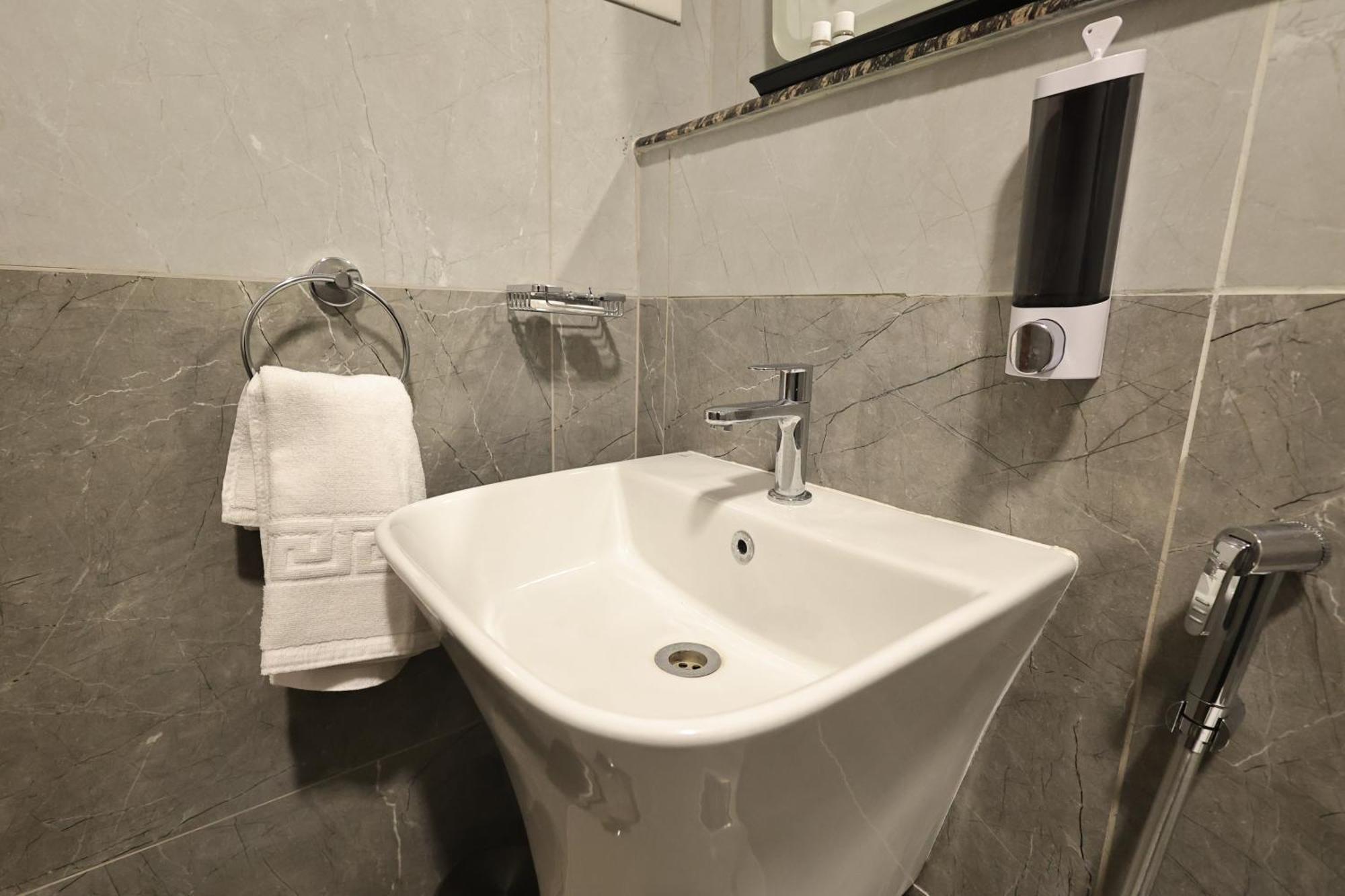 Le Colonial Suites Ποντισερί Εξωτερικό φωτογραφία