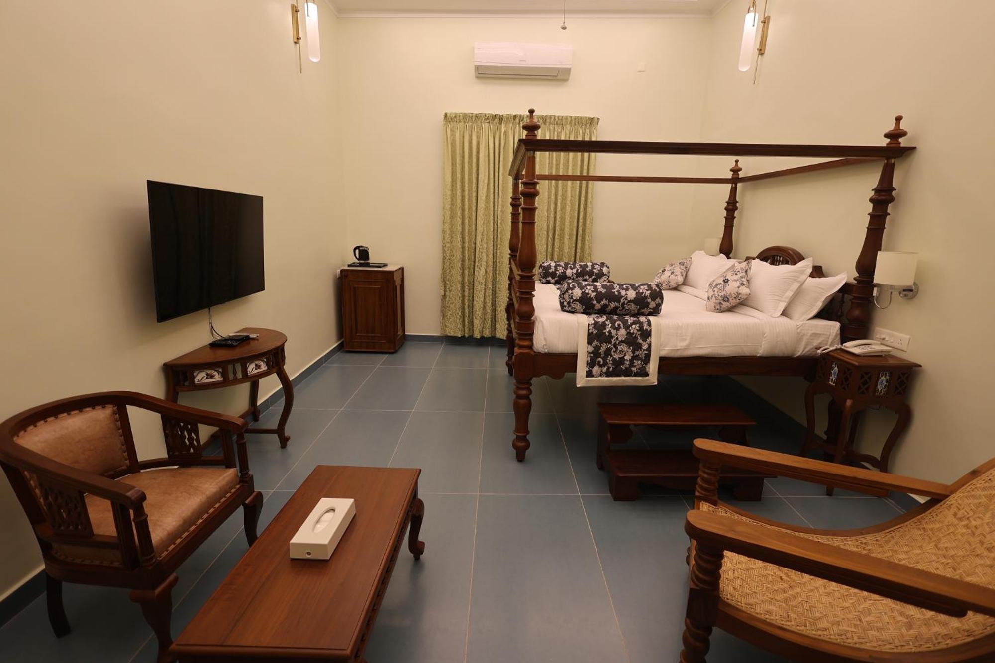 Le Colonial Suites Ποντισερί Εξωτερικό φωτογραφία