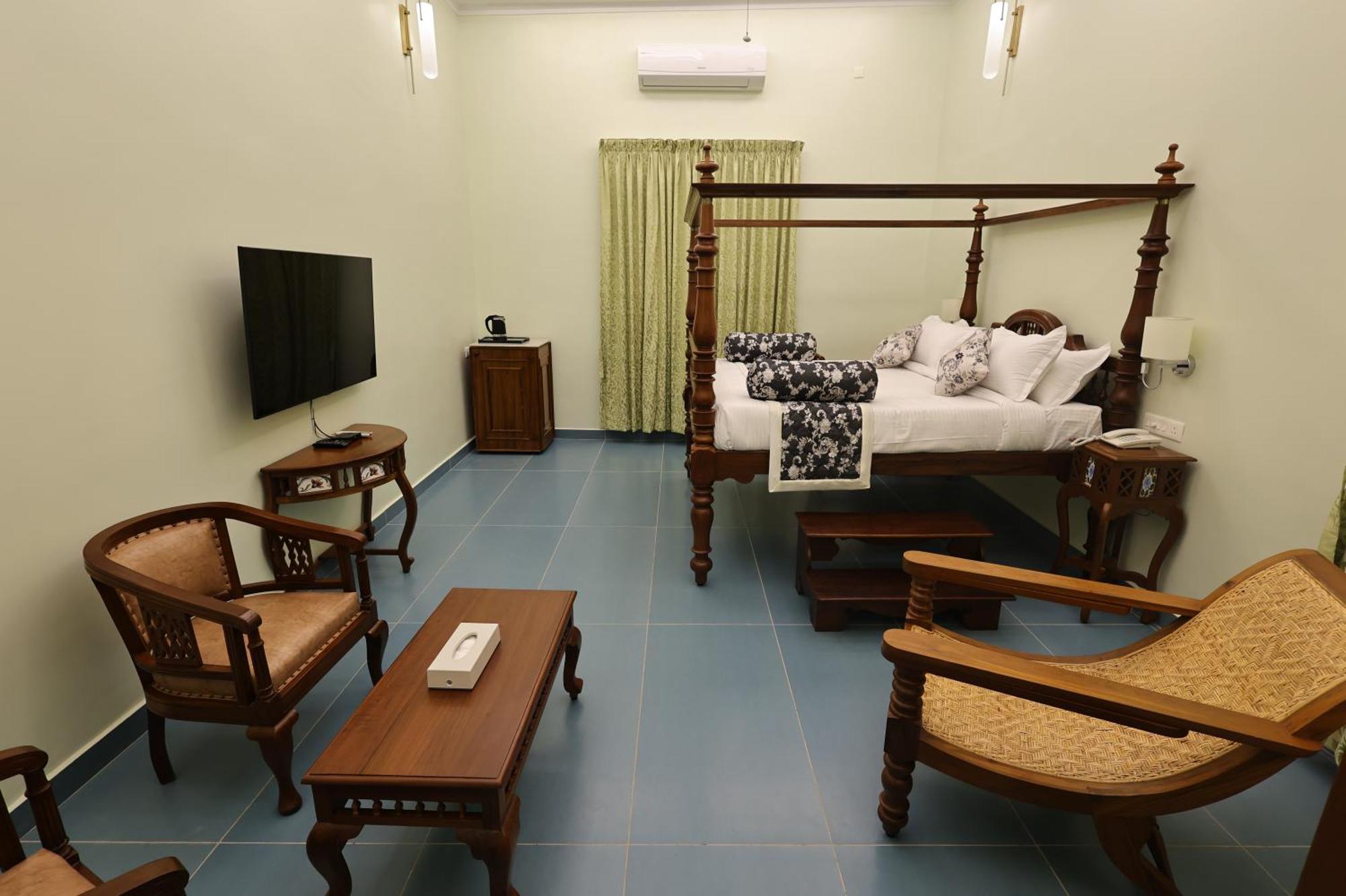 Le Colonial Suites Ποντισερί Εξωτερικό φωτογραφία