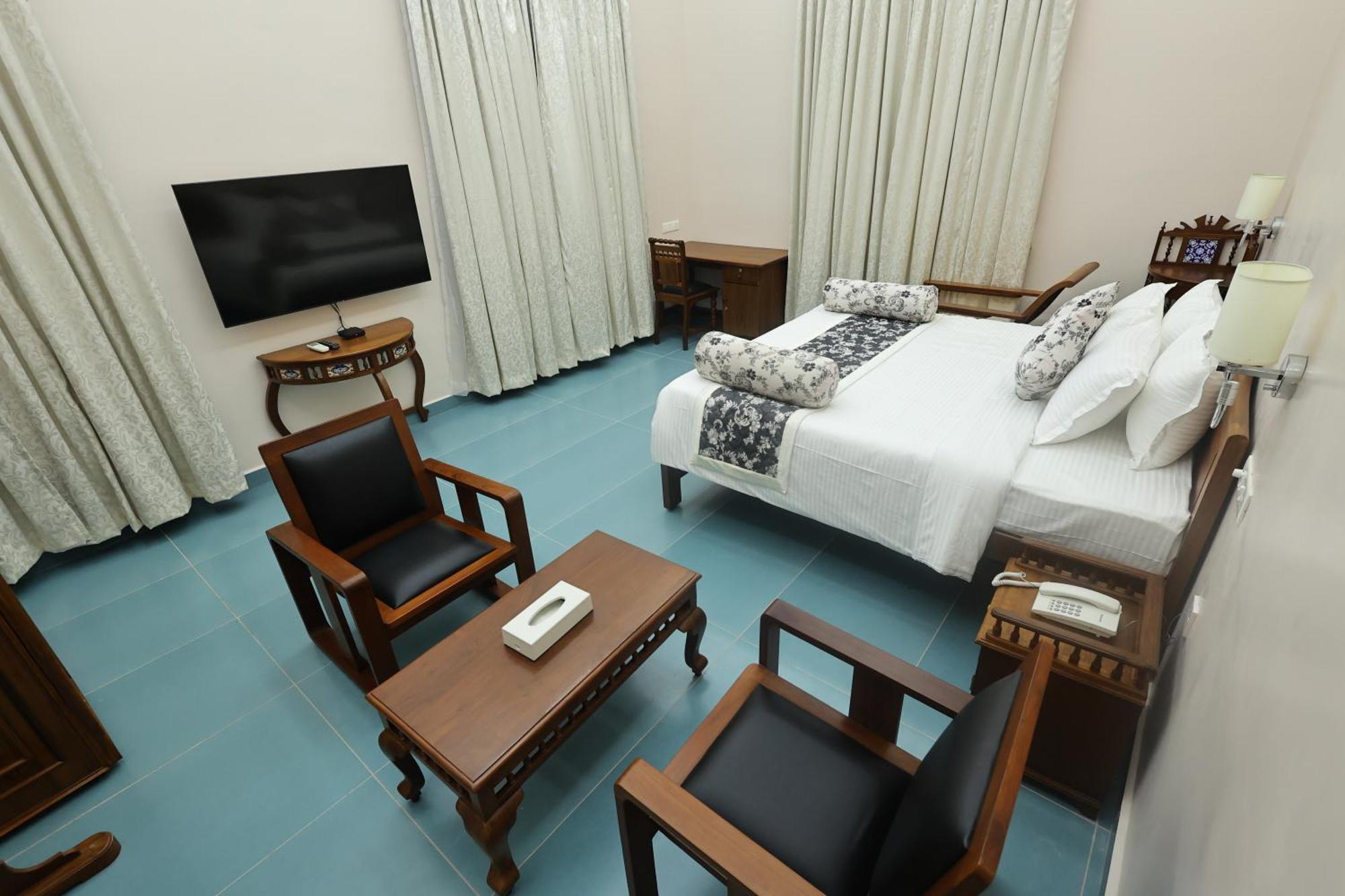 Le Colonial Suites Ποντισερί Εξωτερικό φωτογραφία